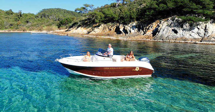 Rent a motorboat in Marina Ibiza - Pacific Craft 625 Open