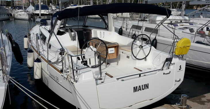 Louer voilier à Marina Medulin - Oceanis 38