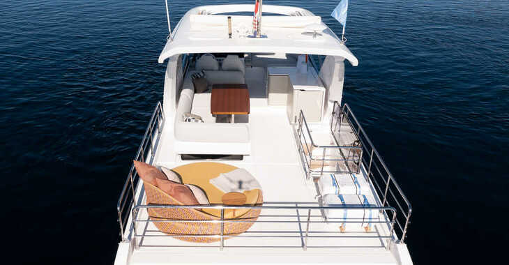 Rent a yacht in Marina Mandalina - Azimut 60 Fly