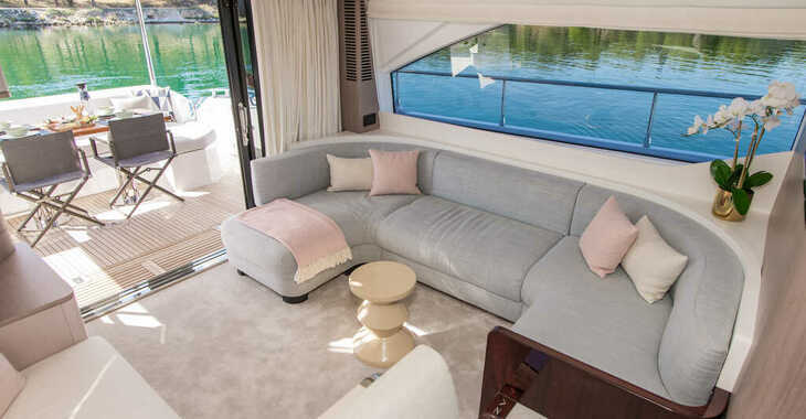 Chartern Sie yacht in Marina Mandalina - Azimut 60 Fly