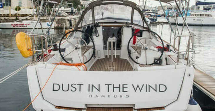 Rent a sailboat in Marina Frapa - Sun Odyssey 389