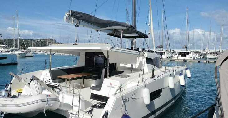Rent a catamaran in Marina di Portorosa - Fountaine Pajot Isla 40
