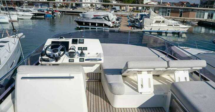 Rent a motorboat in Split (ACI Marina) - Prestige 460