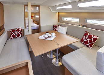 Rent a sailboat in Marina Kastela - Sun Odyssey 410