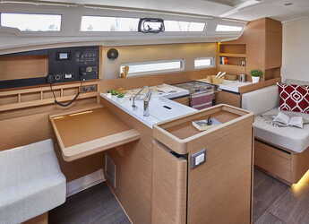 Rent a sailboat in Marina Kastela - Sun Odyssey 410