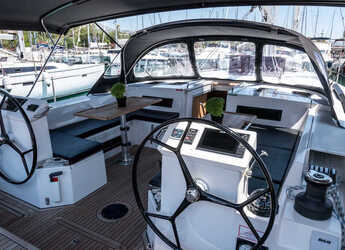 Rent a sailboat in Nidri Marine - Bavaria C50