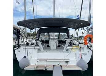 Noleggiare sailboat in Marina Gouvia - Oceanis 51.1 - 6 Cabins