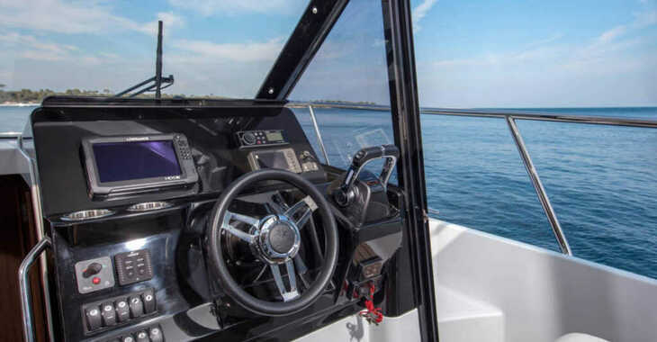 Chartern Sie motorboot in Marina di Cannigione - Merry Fisher 1095