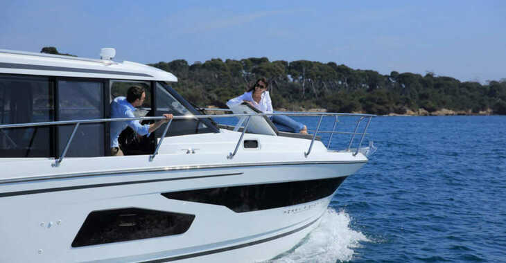 Rent a motorboat in Marina di Cannigione - Merry Fisher 1095