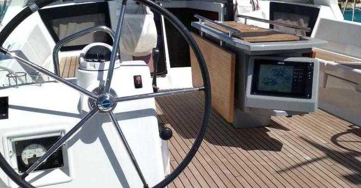 Rent a sailboat in Fort Burt Marina - Oceanis 45