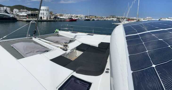 Rent a catamaran in Port of Santa Eulària  - Lagoon 52F ( 5 cabins + crew)