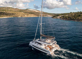 Alquilar catamarán en Marina Kremik - Cervetti 44