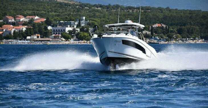 Chartern Sie motorboot in Zadar Marina - Cap Camarat 10.5 WA