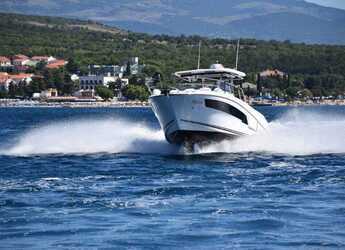Noleggiare motorboat in Marina Tankerkomerc - Cap Camarat 10.5 WA