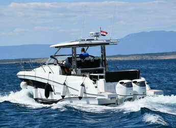 Rent a motorboat in Zadar Marina - Cap Camarat 10.5 WA