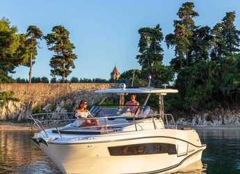 Noleggiare motorboat in Marina Tankerkomerc - Cap Camarat 10.5 WA