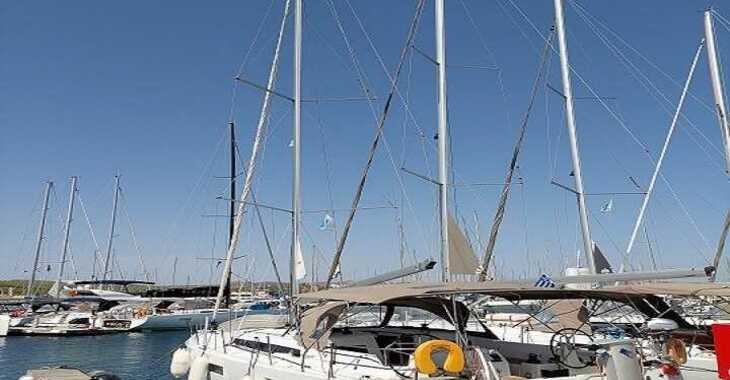 Rent a sailboat in Marina Skiathos  - Sun Odyssey 440 (possible to be converted to 3 cabins)