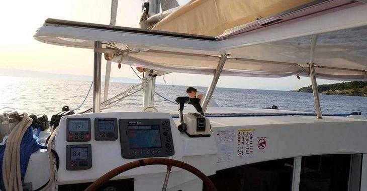 Rent a catamaran in Lefkas Marina - Lagoon 380 - 4 + 2 cab.