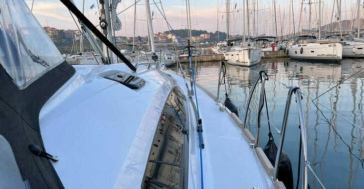 Rent a sailboat in Veruda - Elan Impression 45.1 Owner version