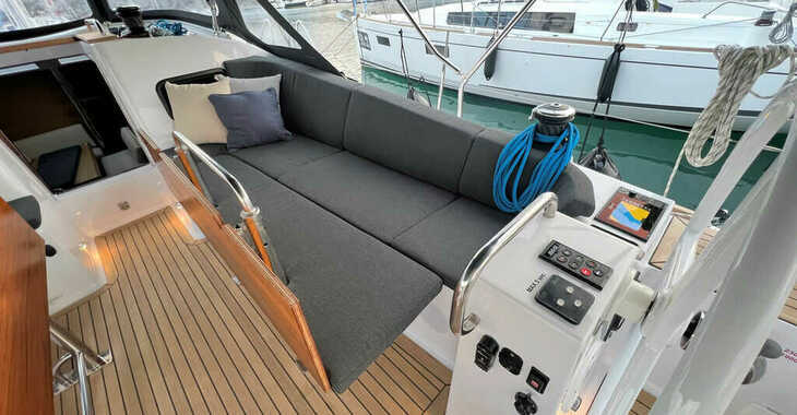 Rent a sailboat in Veruda - Elan Impression 45.1 Owner version