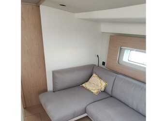 Alquilar velero en Lavrion Marina - First 53