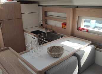 Alquilar velero en Lavrion Marina - First 53