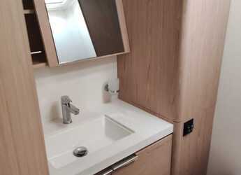 Alquilar velero en Lavrion Marina - First 53