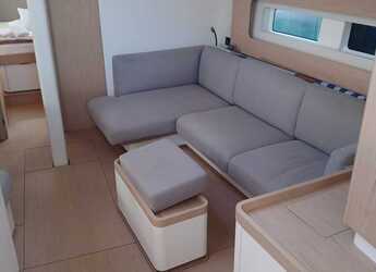 Alquilar velero en Lavrion Marina - First 53