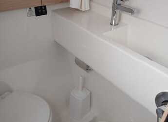 Alquilar velero en Lavrion Marina - First 53