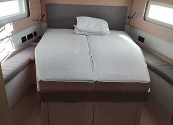 Alquilar velero en Lavrion Marina - First 53