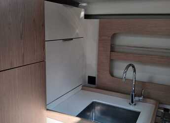 Alquilar velero en Lavrion Marina - First 53