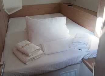 Alquilar velero en Lavrion Marina - First 53