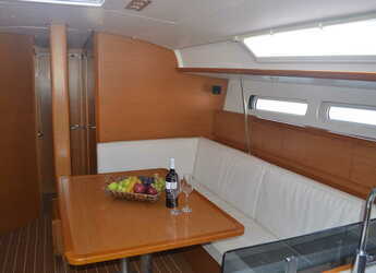 Rent a sailboat in Keramoti Marina - Sun Odyssey 439