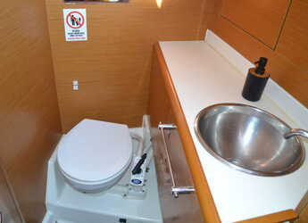 Rent a sailboat in Keramoti Marina - Sun Odyssey 439