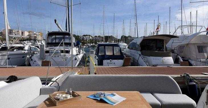 Rent a yacht in Marina Port de Mallorca - Prestige 420 New