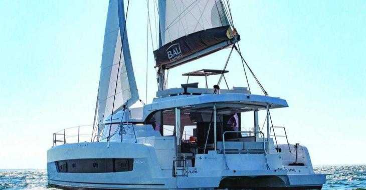 Rent a catamaran in Port Ginesta - Bali Catspace TEAM FACTORY