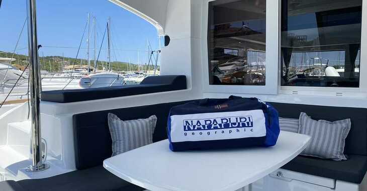 Rent a catamaran in Paros Marina - Lagoon 40