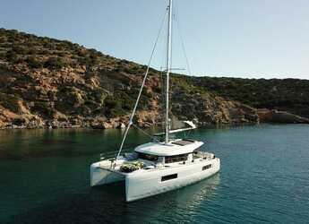 Rent a catamaran in Paros Marina - Lagoon 40