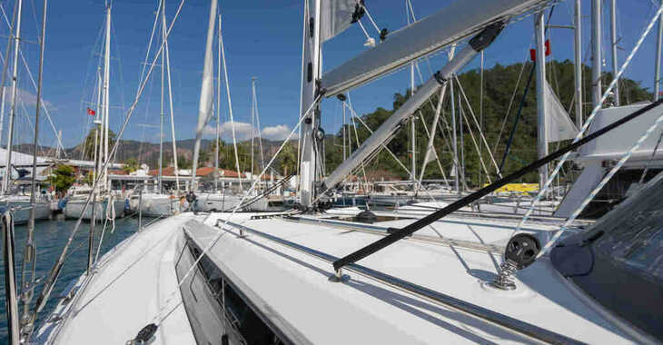 Rent a sailboat in Albatros Marina - Bavaria 42 Cruiser