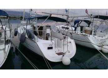 Rent a sailboat in Perigiali Quay - Oceanis 323