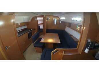 Chartern Sie segelboot in Nikiana Marina - Bavaria 40 Cruiser