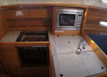 Chartern Sie segelboot in Nikiana Marina - Bavaria 34 Cruiser