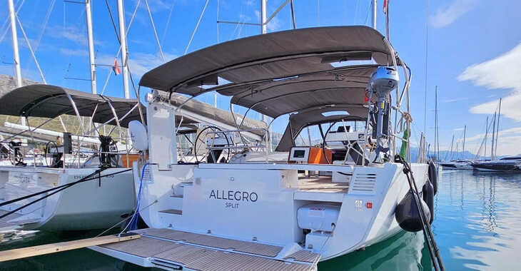 Rent a sailboat in Marina Kastela - Dufour 530 Grand large