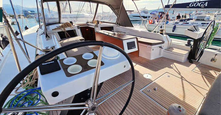 Chartern Sie segelboot in Marina Kastela - Dufour 530 Grand large