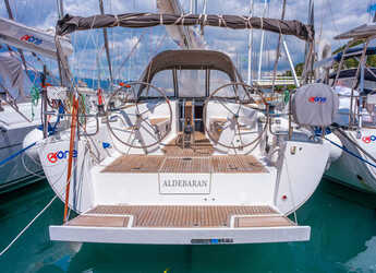 Rent a sailboat in Yes marina - Hanse 445 - 4 cabin