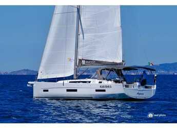 Rent a sailboat in Marina di Scarlino - Dufour 530