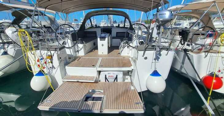 Chartern Sie segelboot in Marina Kastela - Sun Odyssey 490