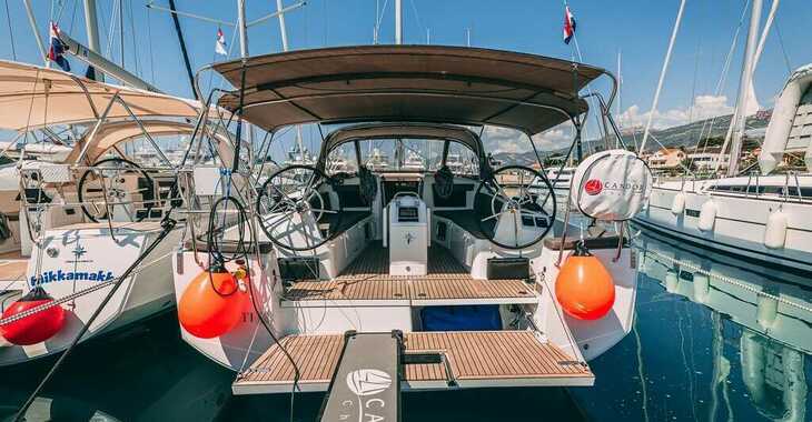 Rent a sailboat in Marina Kastela - Sun Odyssey 410