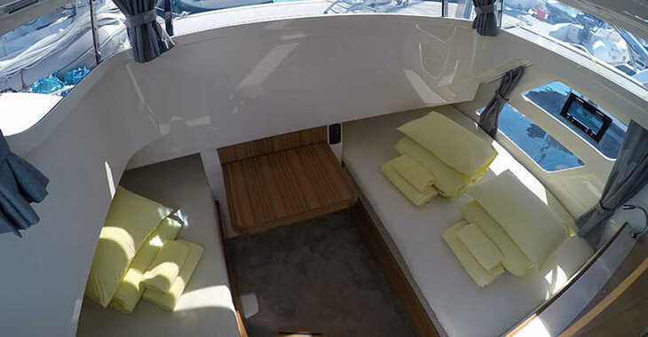 Rent a motorboat in Marina Mandalina - Marex 320 Aft Cabin Cruiser
