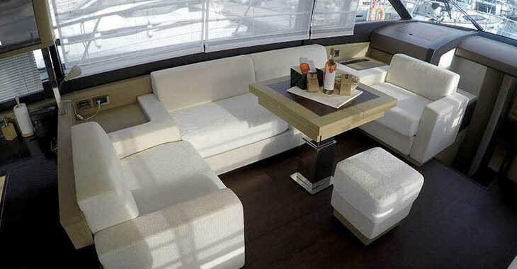 Chartern Sie yacht in Marina Mandalina - Prestige 620 S